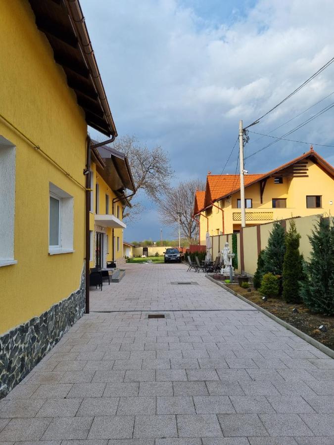 Izabella Guest House Săcele Exteriér fotografie